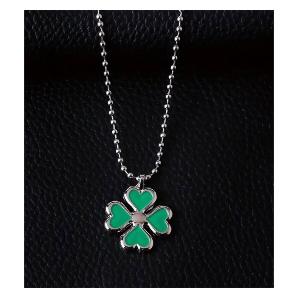 FOUR-LEAF CLOVER PENDANT - Picture 3 of 3